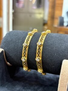 Diamond Cut Openwork Gold Bangles Pair – Suhagan Abhushan