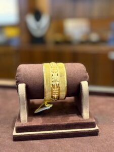 Traditional Carved Motif Gold Bangle – Suhagan Abhushan