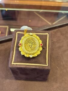 Filigree Meenakari Gold Ring with Ruby Accents – Suhagan Abhushan